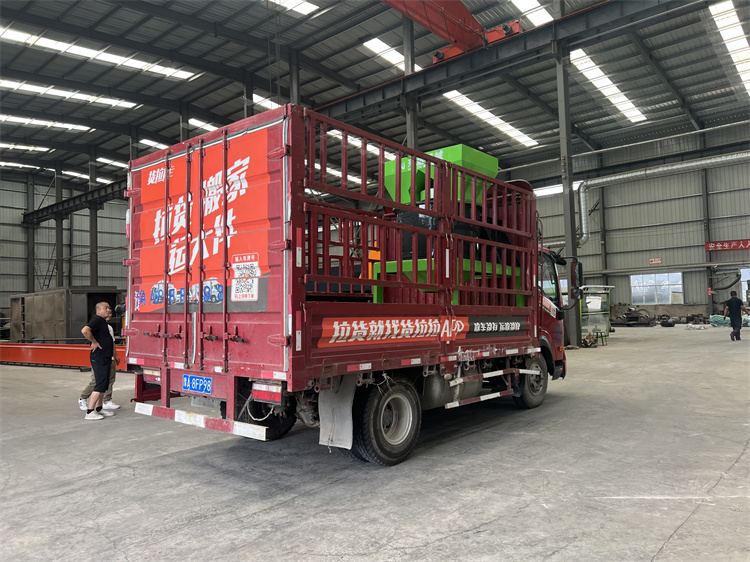 有機肥1米立式粉碎機發貨