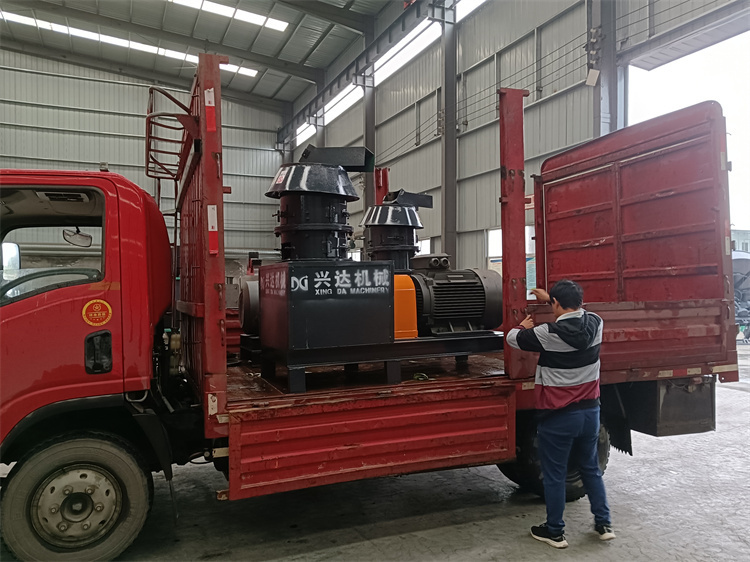 有機肥免烘干造粒機2臺發貨現場