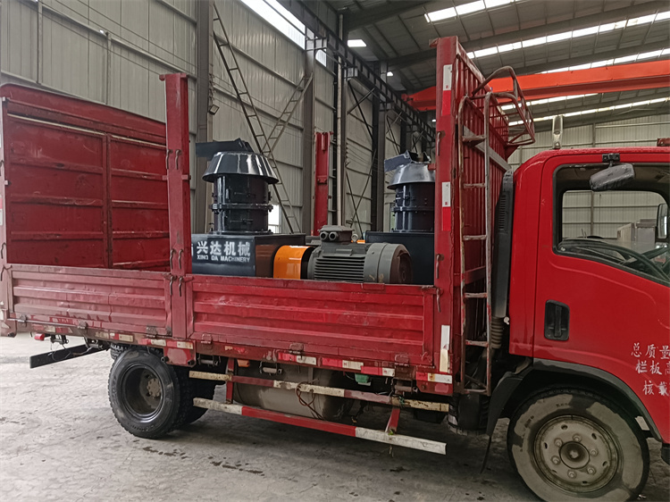 有機肥免烘干造粒機2臺發貨現場