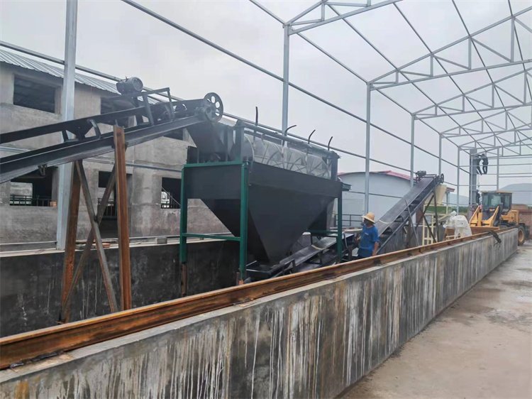 山西晉中客戶年產(chǎn)5000噸粉劑有機(jī)肥生產(chǎn)線安裝