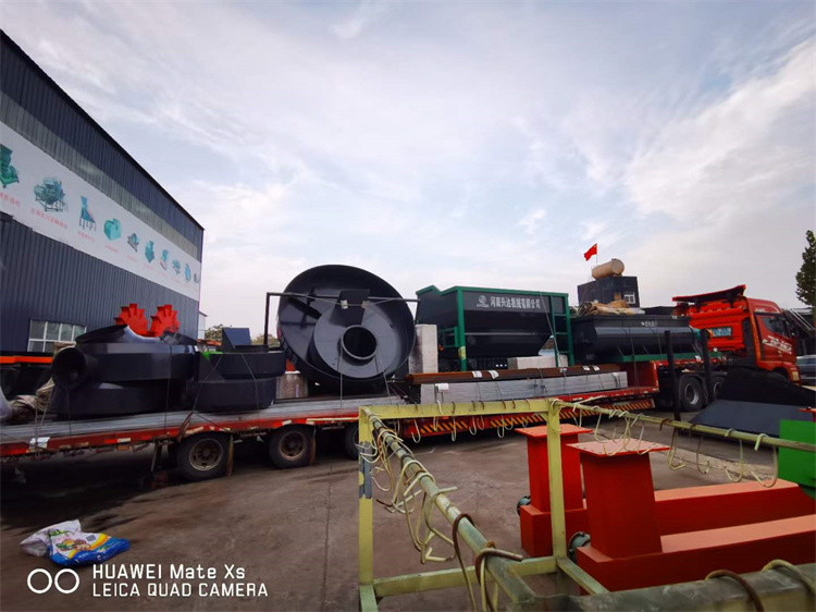 年產(chǎn)5萬噸顆粒有機肥生產(chǎn)線第四車發(fā)貨現(xiàn)場