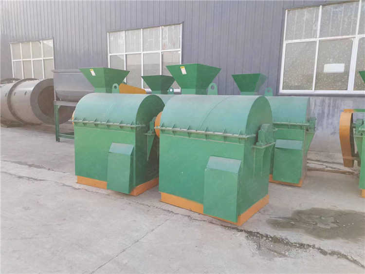 工業(yè)有機(jī)垃圾、養(yǎng)殖畜禽糞便發(fā)酵粉碎機(jī),有機(jī)肥半濕物料粉碎機(jī)設(shè)備