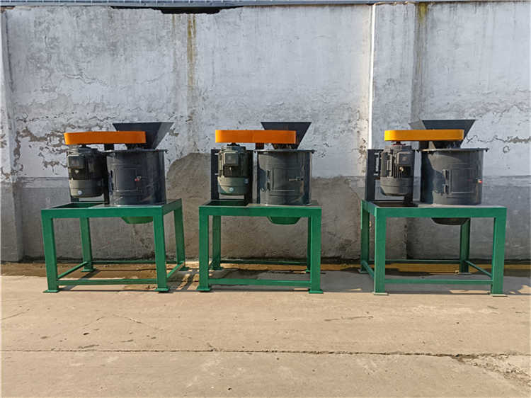 立式半濕物料粉碎機(jī),加工高濕物料破碎設(shè)備,羊糞生產(chǎn)線處理設(shè)備