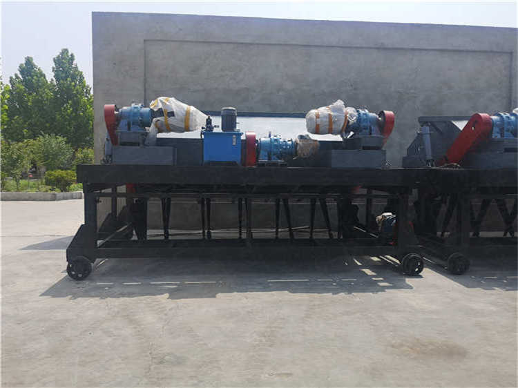 雞糞有機肥生產線設備,液壓槽式翻拋機,生產軌道行走翻耙機,供應廠家