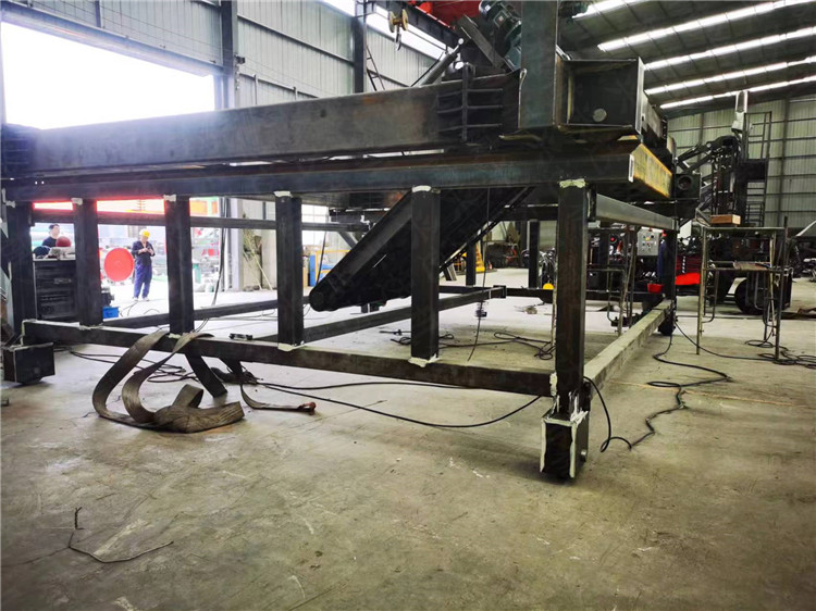 牛糞深槽發酵翻堆機,畜禽糞便污泥鏈板翻拋機,有機肥堆肥加工設備