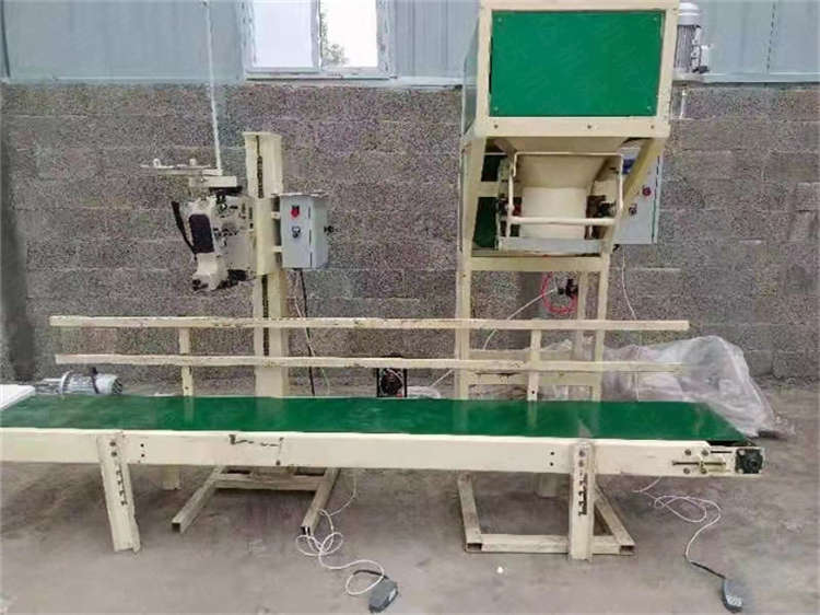 有機肥料自動包裝機 粉狀單斗肥料打包機 定量稱重裝袋機 生產廠家