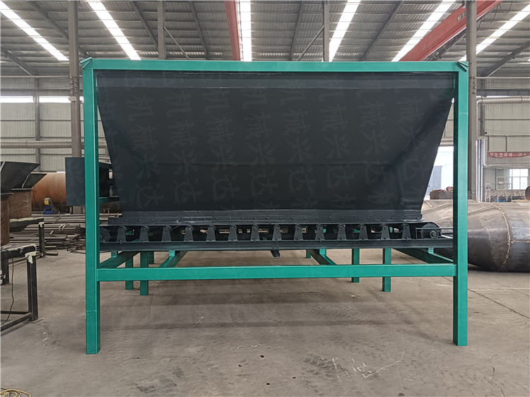 有機(jī)肥鏟車喂料倉 肥料生產(chǎn)緩存料倉 雞糞生產(chǎn)線配套設(shè)備